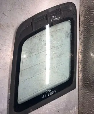 Hyundai Santa Fe Rear side window A004138 43R000050 DOT736M35BRAS2