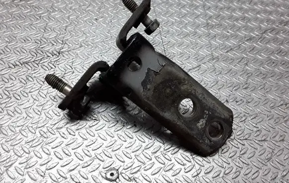 Mitsubishi Outlander Front door lower hinge 