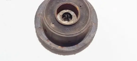 Volkswagen PASSAT B3 Coil spring mount 