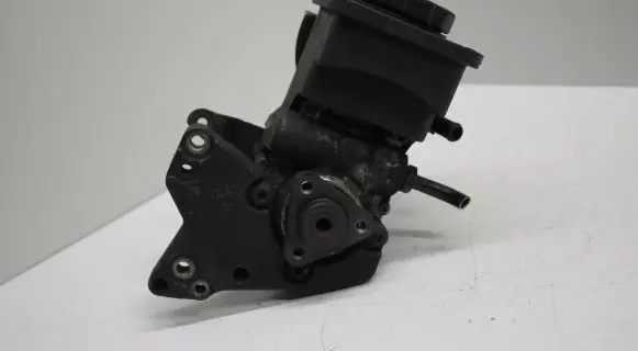 BMW 3 E46 Power steering pump 6756575 7692974519 2247556