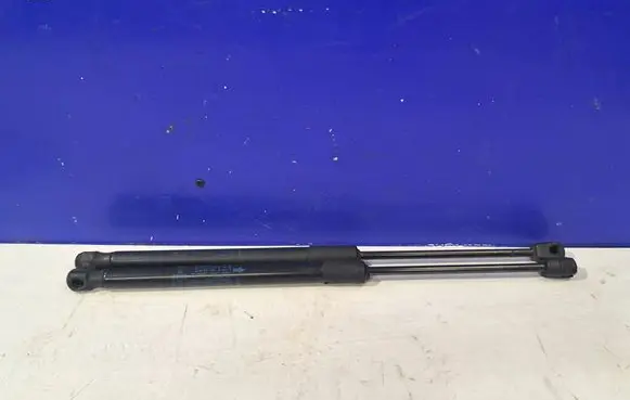 Maserati Ghibli Front bonnet/hood damper/strut 670008872