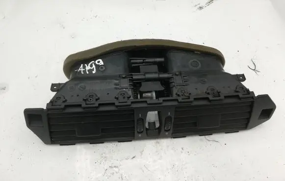 BMW 5 E60 E61 Dash center air vent grill 05114002 05148002 05114001