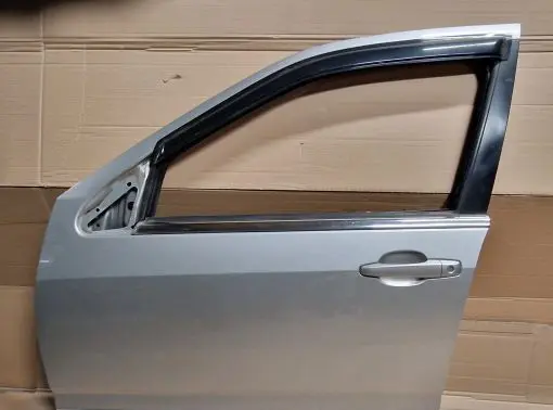 Cadillac SRX Front door
