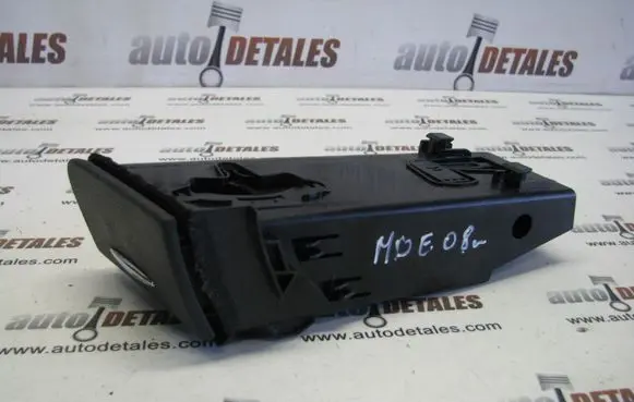 Mercedes-Benz E W211 Dashboard storage box/compartment A2116802052