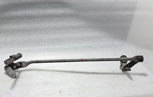 Volkswagen Touareg I Front wiper linkage 