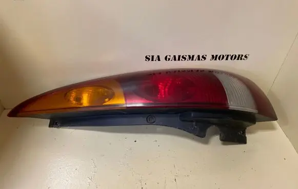 Nissan Almera Tino Rear/tail lights