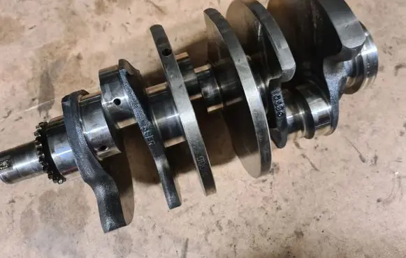 Audi A6 S6 C5 4B Crankshaft 059G