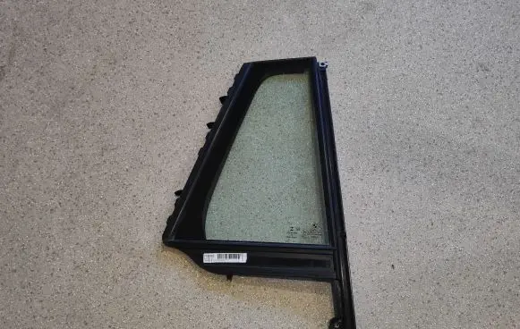 BMW 3 G20 G21 Rear vent window glass 7433982