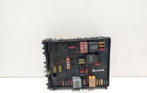 Volkswagen Touran I Fuse box set 1K0937808 1K0937804B 1K0937805