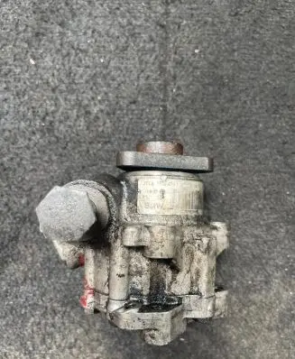BMW 1 E81 E87 Power steering pump 76929745 676815502