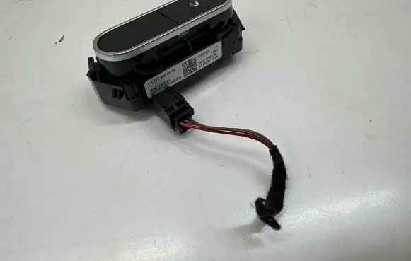 Mercedes-Benz CLA C118 X118 Seat heating switch A1779056800