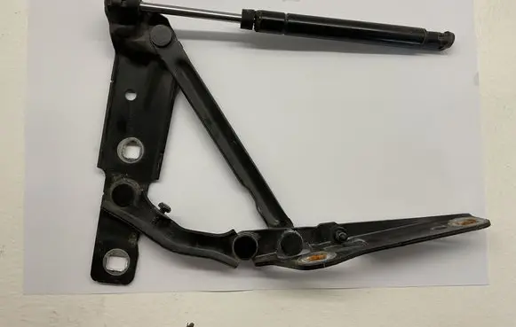 Cadillac CTS Tailgate/trunk/boot hinge 15520646