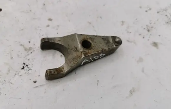 Lexus IS 220D-250-350 Fuel Injector clamp holder NOCODE
