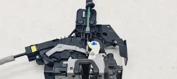 Mercedes-Benz GLC X253 C253 Front door lock A2220063999 A0997202000