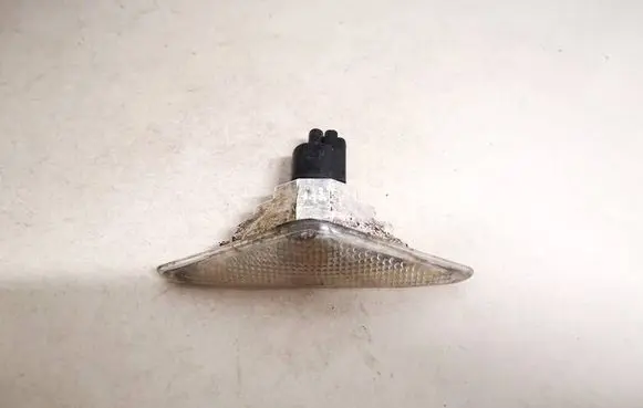 Ford Mondeo Mk III Front fender indicator light 