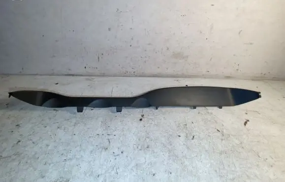 Mercedes-Benz C AMG W204 Dashboard trim A2046890939