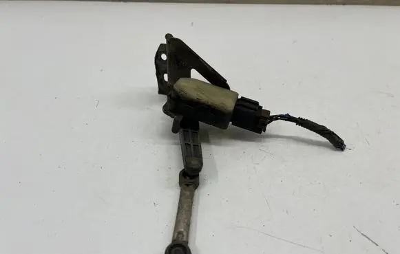 KIA Sportage Rear air suspension level height sensor 92190R2100