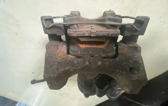 Rear brake caliper