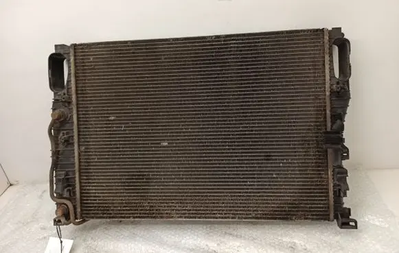 Mercedes-Benz CLS C219 Coolant radiator A2115003402