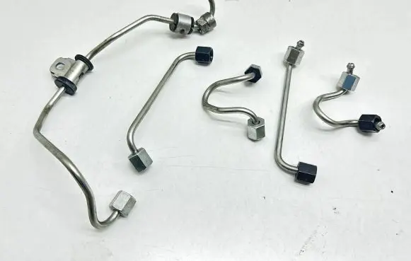 Hyundai Tucson TL Fuel injector supply line/pipe 