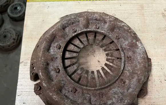 Isuzu Trooper Pressure plate 