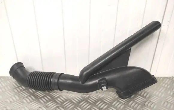 Opel Corsa D Air intake hose/pipe 55557182 495204024