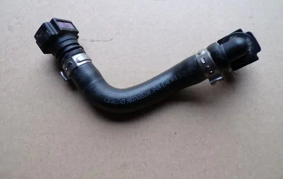 Opel Mokka B Breather hose/pipe 9837655280