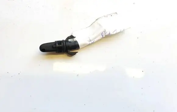 Nissan Qashqai Windshield washer spray nozzle 