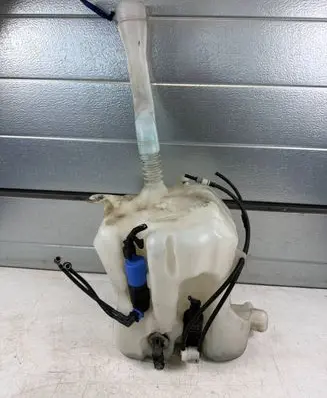 Peugeot 3008 I Windshield washer fluid reservoir/tank 9685005780