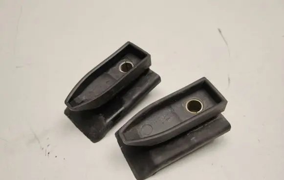 Mercedes-Benz S W220 Front bumper mounting bracket A2208800030