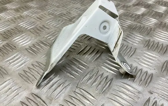 Audi A7 S7 4G Fender mounting bracket 4G8821135D