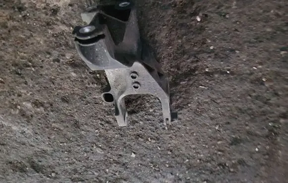 Volkswagen Transporter - Caravelle T5 Engine mounting bracket