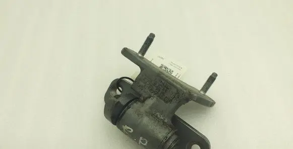 Mercedes-Benz E W212 Front door lower hinge A047058