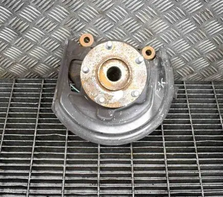 Nissan Juke I F15 Front wheel hub