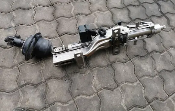 Renault Laguna III Steering wheel axle 7558P0085