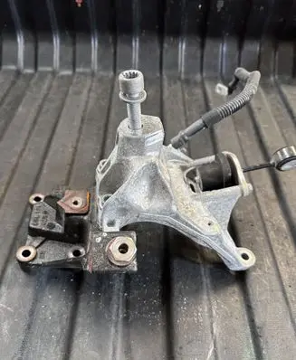 Audi A4 S4 B9 8W Engine mounting bracket 4M0199308BO 4M0199870AN 05L131425F