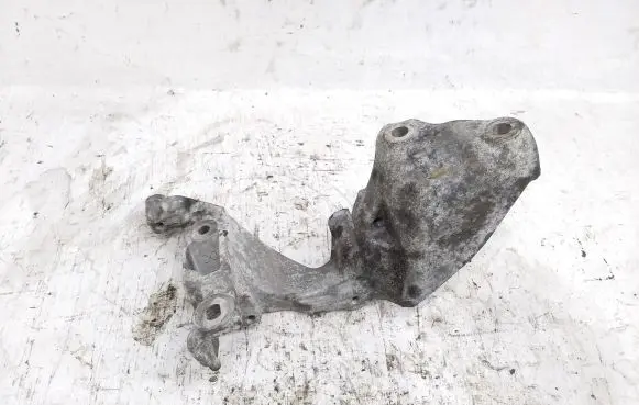 Renault Trafic III (X82) EGR valve cooler bracket 147174072R