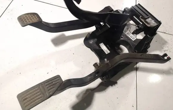 Chevrolet Spark Brake pedal 