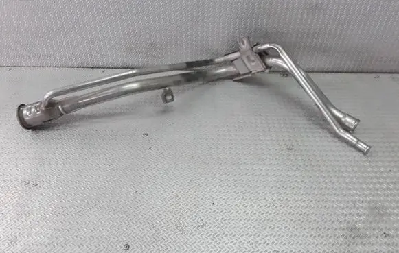 Volvo V50 Fuel tank filler neck pipe 