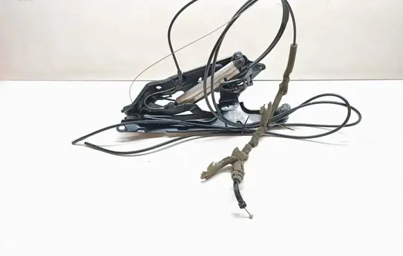 BMW 1 E82 E88 Convertible roof hinge 7174774