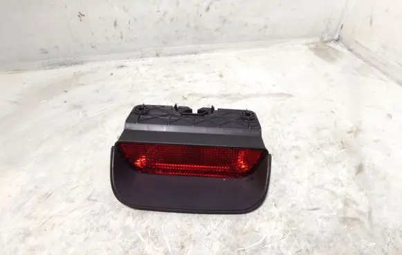 Honda CR-V Third/center stoplight P6939