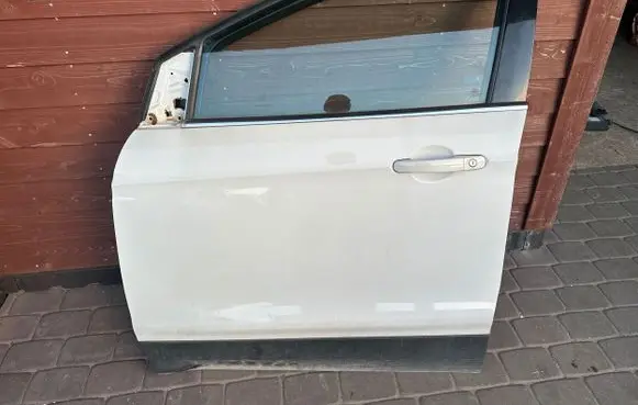 Ford Escape III Front door