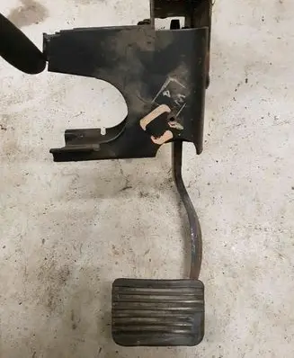 Volkswagen Golf I Pedal assembly 171
