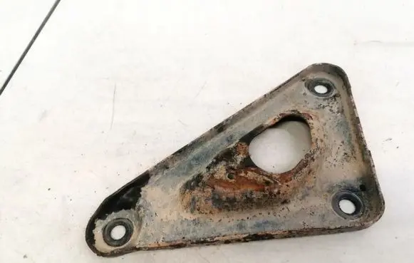 Opel Zafira A Engine mounting bracket