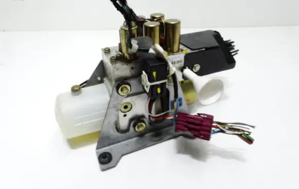 Mercedes-Benz CLK A208 C208 Convertible roof hydraulic pump A2088001748 A2088000230 DAI1100490