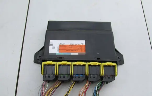 Ford Kuga I Gateway control module 8M5T19G481AG