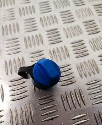 Mercedes-Benz E W213 Adblue tank cap A0004700300