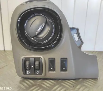 Renault Trafic III (X82) Dashboard side air vent grill/cover trim 683112651R 683110179R 93868012