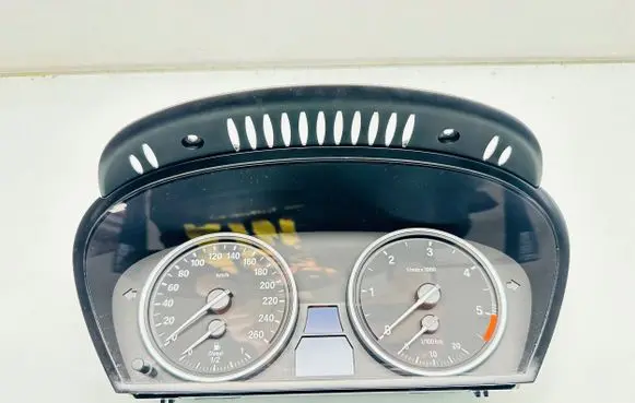 BMW 5 E60 E61 Speedometer (instrument cluster) 64049699067 110080213 62119177263