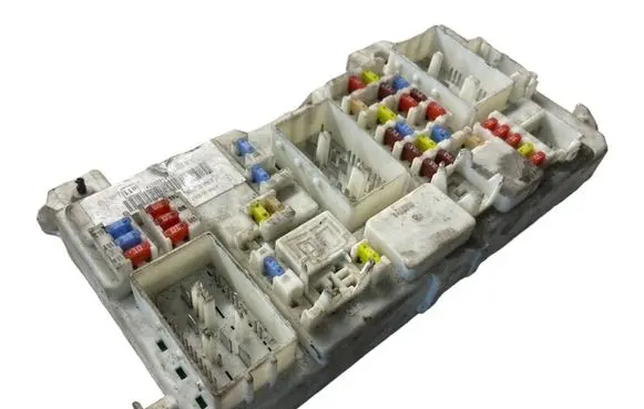 Ford Focus Fuse module 7M5T14A073 9K27466091016 97RA000001